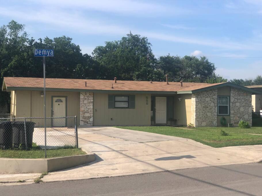 A Smaller Piece Of Heaven, Near By Lackland Afb San Antonio Exteriör bild